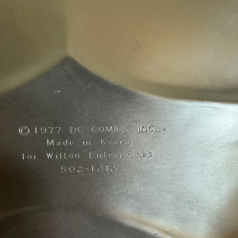 Vintage Wilton Super Heroes cake pan for Superman or Batman cake